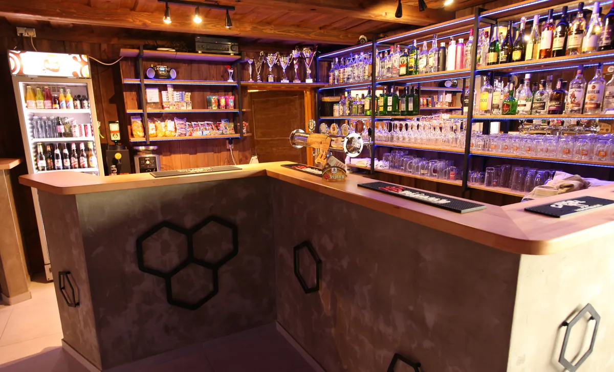 včelín Music Bar – atmosféra